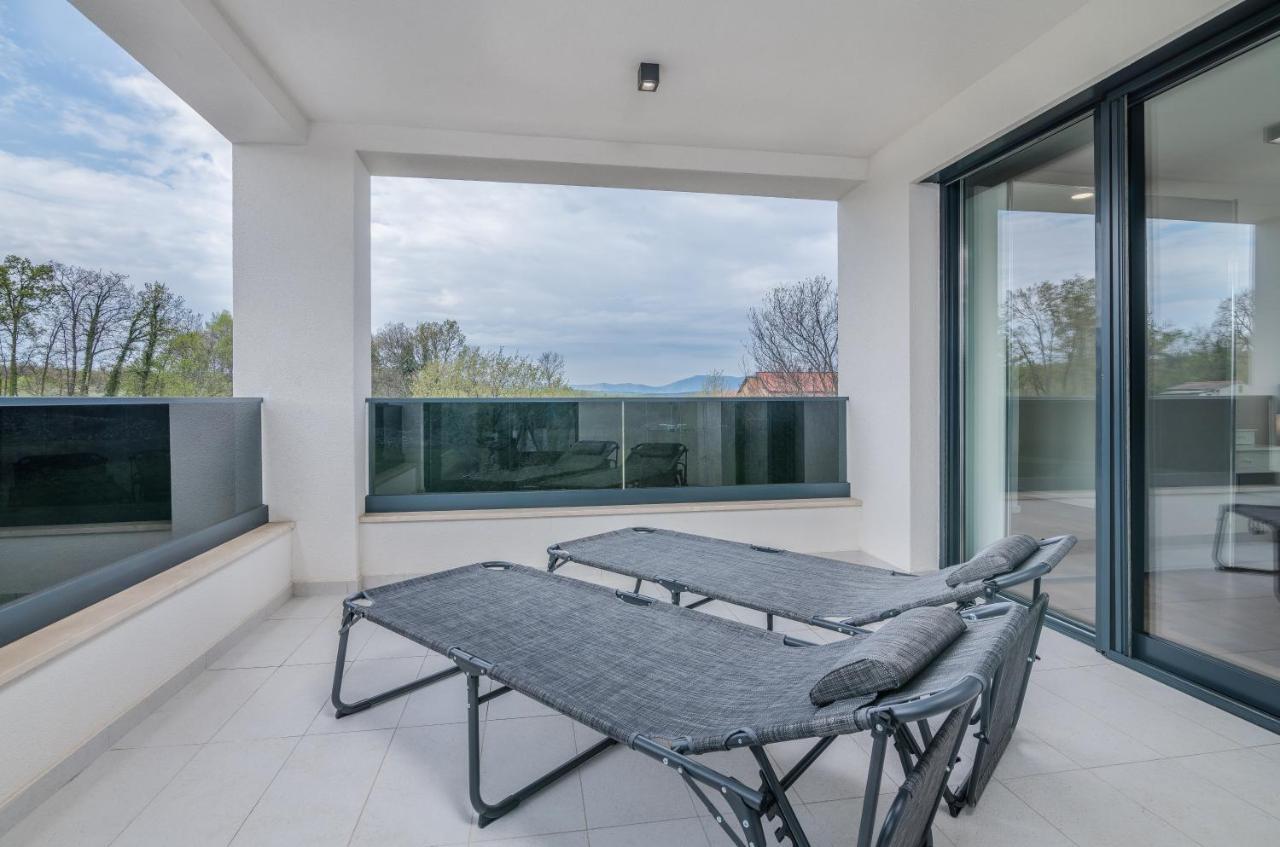 Luxury Villa Weiss - Malinska - Heated Pool - Central Floor Heating In Winter Exterior photo